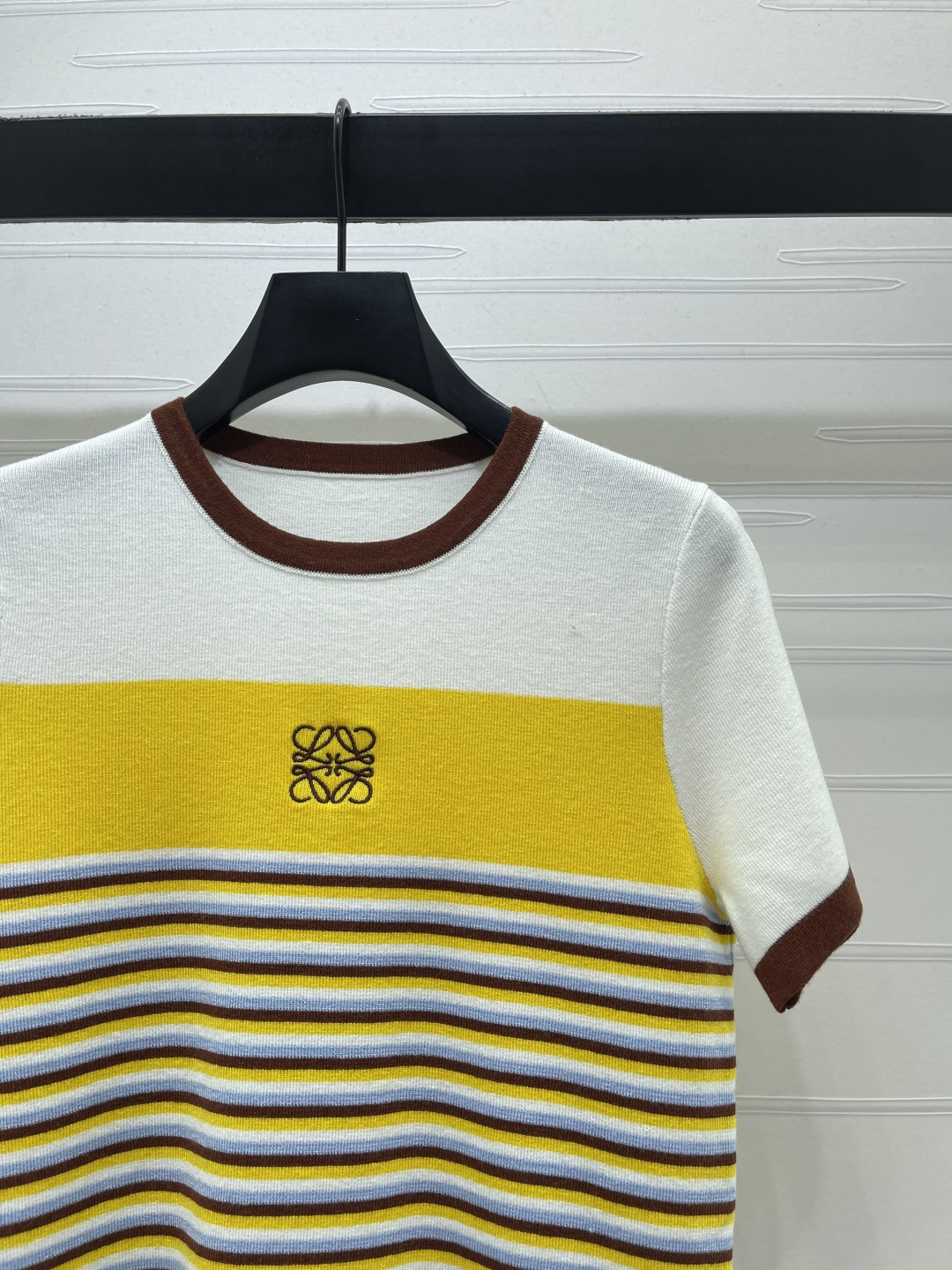 Women's short sleeves